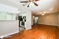 313 Regal Park Dr in Valrico, FL - Building Photo - Building Photo