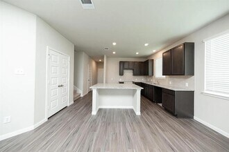 5103 Hector Gustavo Dr in Rosharon, TX - Building Photo - Building Photo