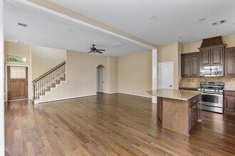 7 Cheswood Manor Court in The Woodlands, TX - Foto de edificio - Building Photo