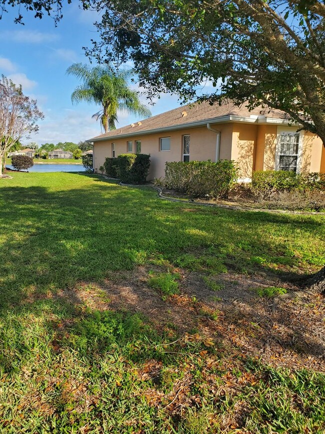 2134 Boxwood St in North Port, FL - Building Photo - Building Photo