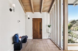 9425 Gierson Ave in Los Angeles, CA - Building Photo - Building Photo