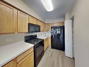 3103 Meadowsedge Ln in Joliet, IL - Foto de edificio - Building Photo