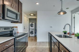 Vue Apartments in Milwaukee, WI - Building Photo - Interior Photo