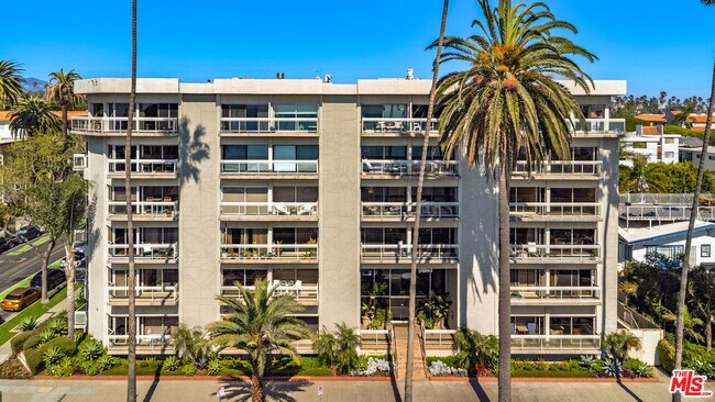 801 Ocean Ave in Santa Monica, CA - Building Photo - Building Photo
