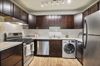 Cross Creek in Laurel, MD - Foto de edificio - Building Photo