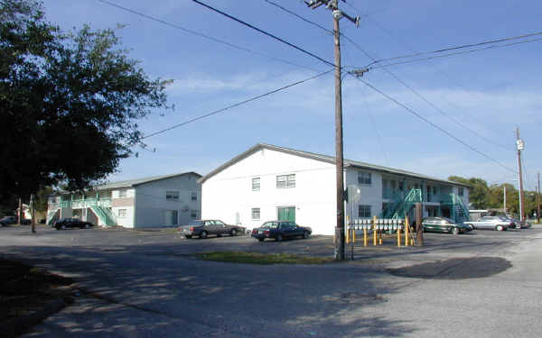 Greenwood Apartments in Tampa, FL - Building Photo - Building Photo