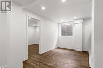 392 Clarkson Gate in Milton, ON - Building Photo - Building Photo