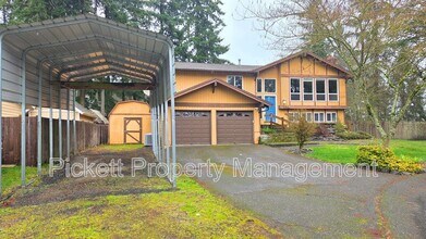 3712 NW Highland Ct in Silverdale, WA - Building Photo - Building Photo