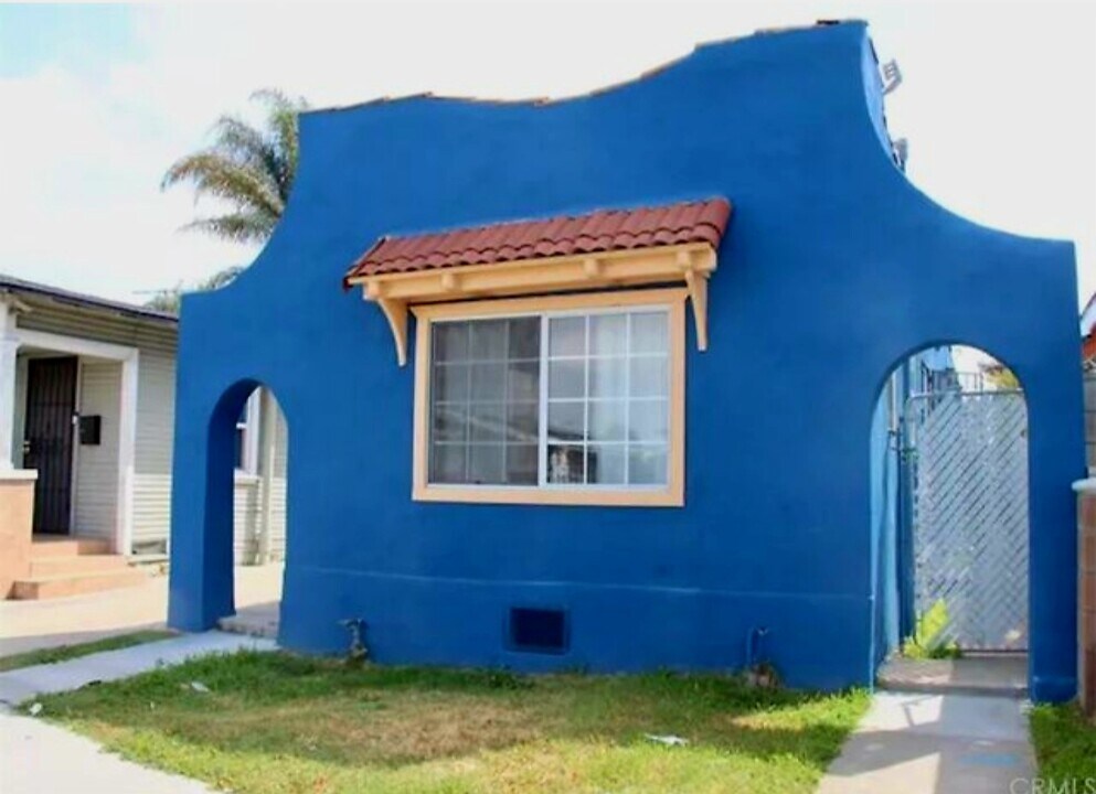 1442 Alamitos Ave in Long Beach, CA - Building Photo