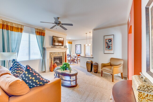Canyon Crossroads in Phoenix, AZ - Building Photo - Interior Photo