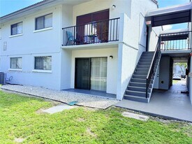 7140 NW 179th St in Hialeah, FL - Building Photo