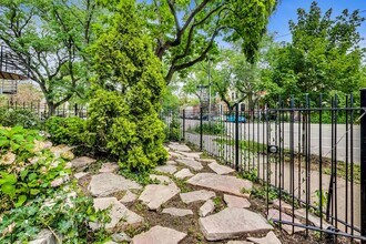 1872 N Oakley Ave in Chicago, IL - Building Photo - Building Photo