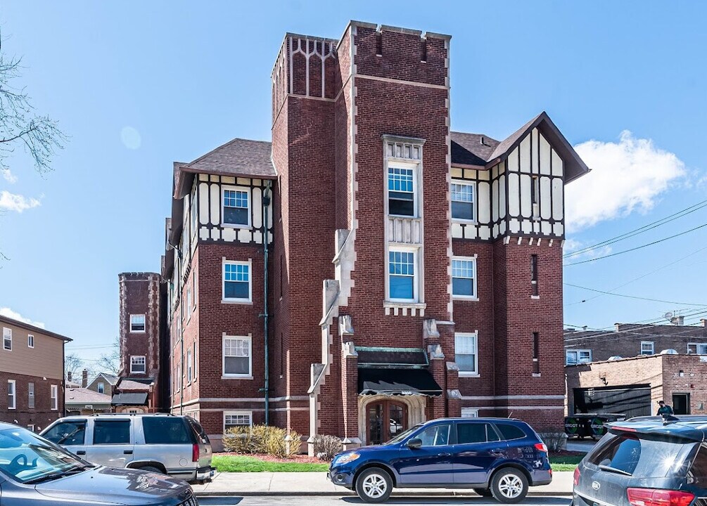 3302 Kenilworth Ave in Berwyn, IL - Building Photo