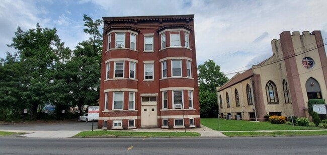 35 Conger St, Unit 2L