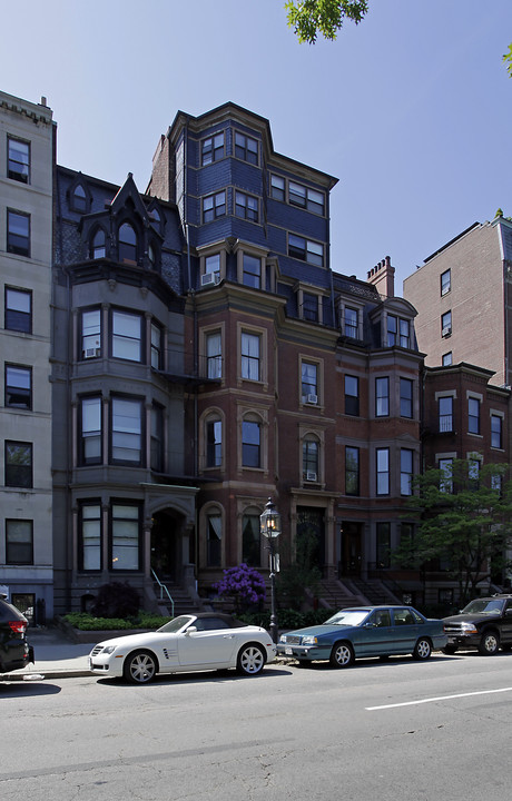 82 Commonwealth Ave in Boston, MA - Foto de edificio
