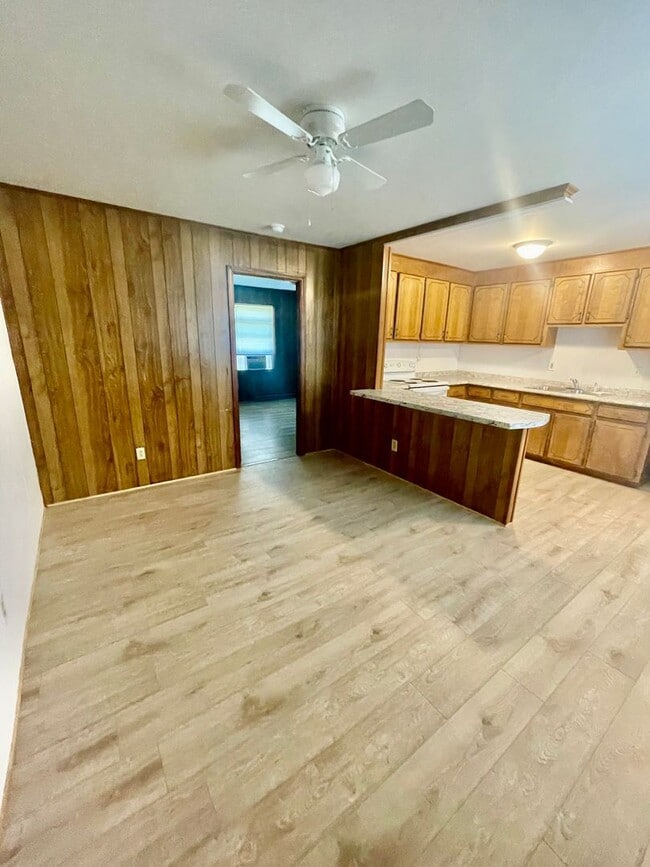 205 E Webb St in Dallas, NC - Building Photo - Building Photo