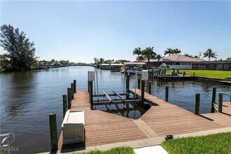 4701 Sands Blvd in Cape Coral, FL - Building Photo - Building Photo