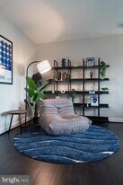 1300 S Arlington Ridge Rd in Arlington, VA - Building Photo