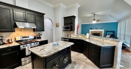 3332 Heather Glen Dr in Flower Mound, TX - Foto de edificio - Building Photo