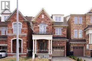 11 Wyper Square in Toronto, ON - Building Photo