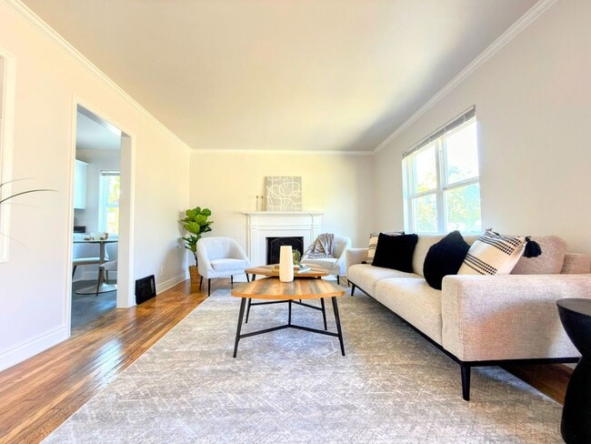 property at 964 E Lorraine Dr