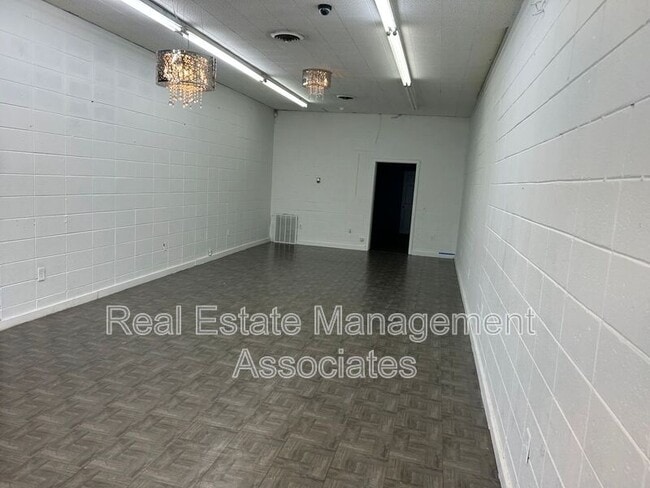 property at 454 W Solomon St