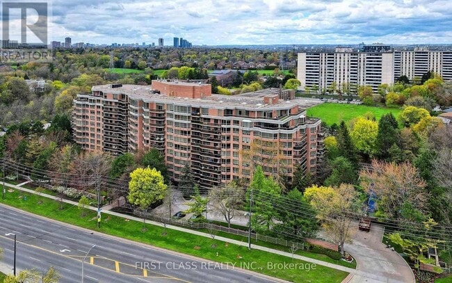 3181 Bayview Ave in Toronto, ON - Building Photo - Building Photo