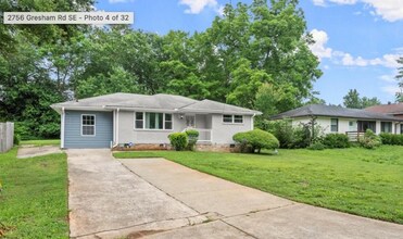 2756 Gresham Rd S E in Atlanta, GA - Building Photo - Building Photo