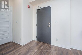 2 Adam Sellers St in Markham, ON - Building Photo - Building Photo