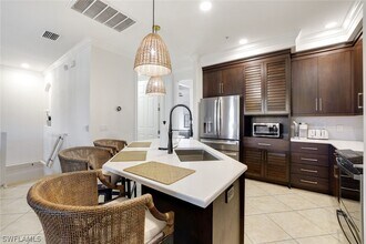 9072 Rialto St in Naples, FL - Building Photo - Building Photo