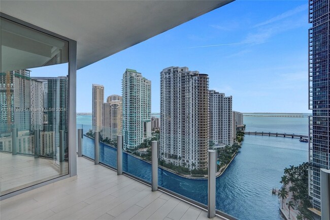 300 Biscayne Boulevard Way, Unit #2105 in Miami, FL - Foto de edificio - Building Photo