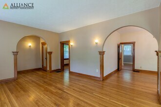 208 S M.L.K. Jr Dr in Manhattan, KS - Building Photo - Building Photo