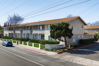 La Mesa Townhouse in La Mesa, CA - Building Photo - Primary Photo