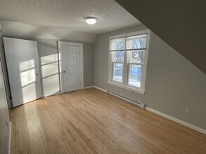 1105 5th Ave S, Unit 2 in Fargo, ND - Building Photo - Building Photo