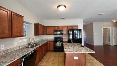 8128 Hulen Park Cir in Fort Worth, TX - Building Photo - Building Photo