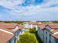 Legacy at Hollywood in Hollywood, FL - Foto de edificio - Building Photo