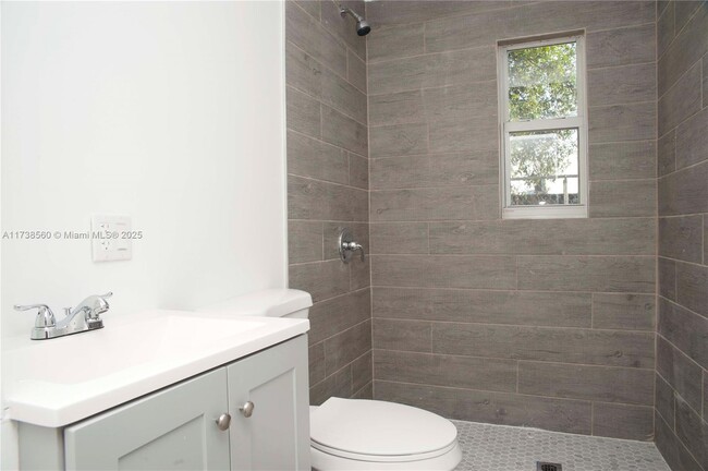 1323 N Federal Hwy in Hollywood, FL - Building Photo - Building Photo