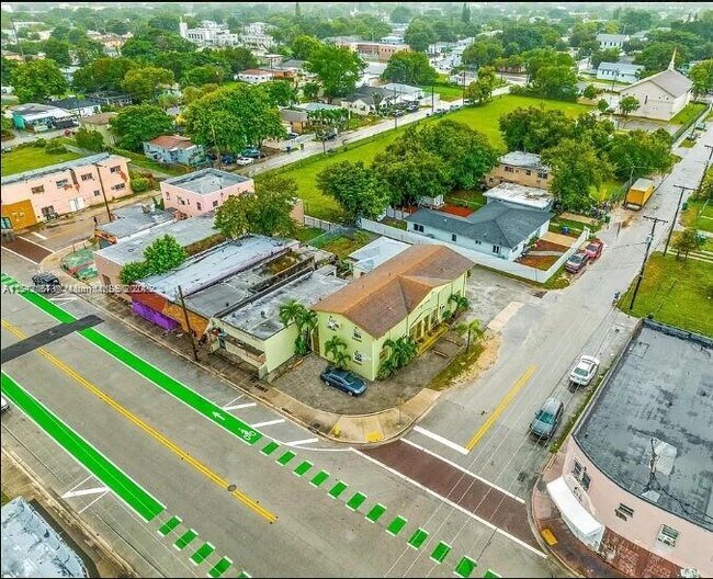 1500 NW 69th Terrace-Unit -3 in Miami, FL - Building Photo - Building Photo