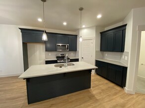 4116 W 1530 N in Lehi, UT - Foto de edificio - Building Photo