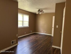 3405 Eva Rd in Louisville, KY - Building Photo - Building Photo