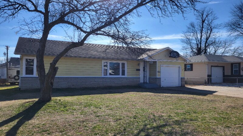 1420 W Poplar St in Springfield, MO - Building Photo