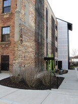 148 S River Ave, Unit 103 in Holland, MI - Building Photo