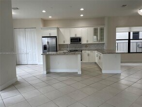 3316 W 98th Pl in Hialeah, FL - Building Photo - Building Photo