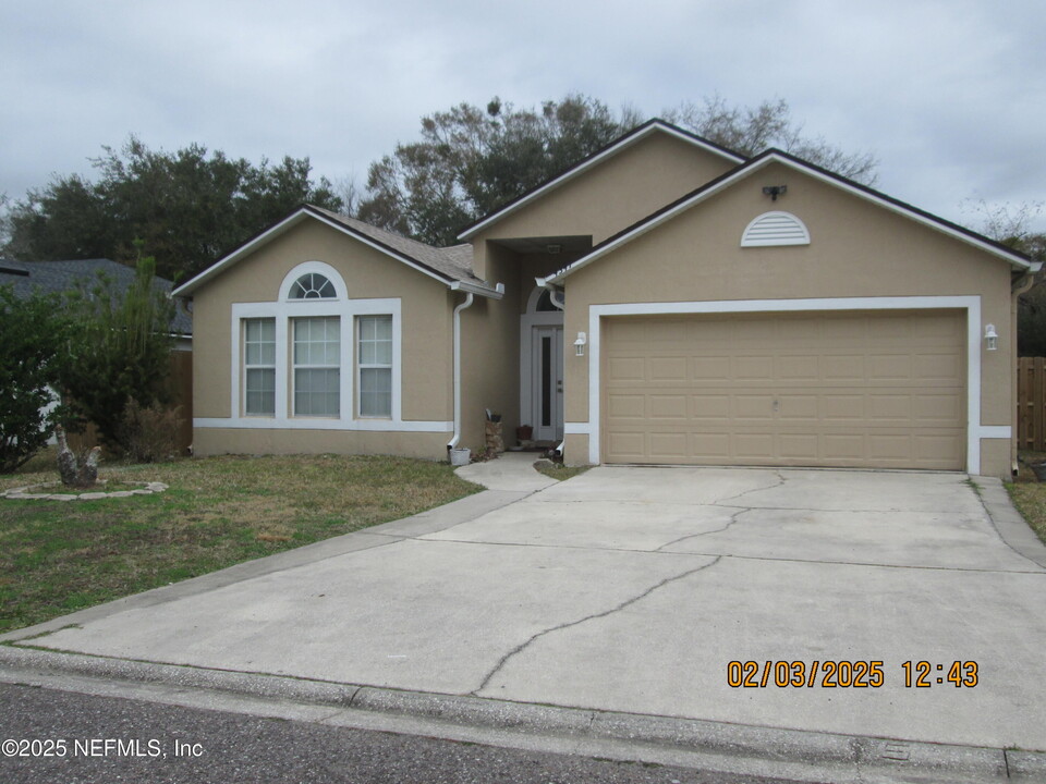 4341 Red Tip Rd N in Jacksonville, FL - Building Photo