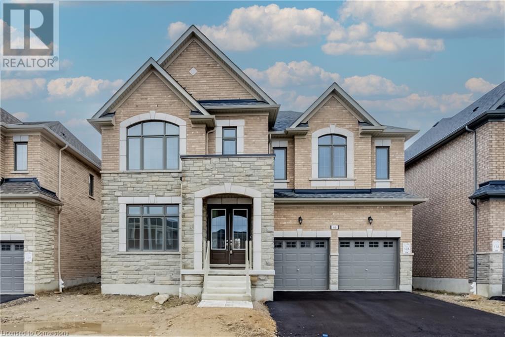 68 Paperbirch Dr in Cambridge, ON - Building Photo