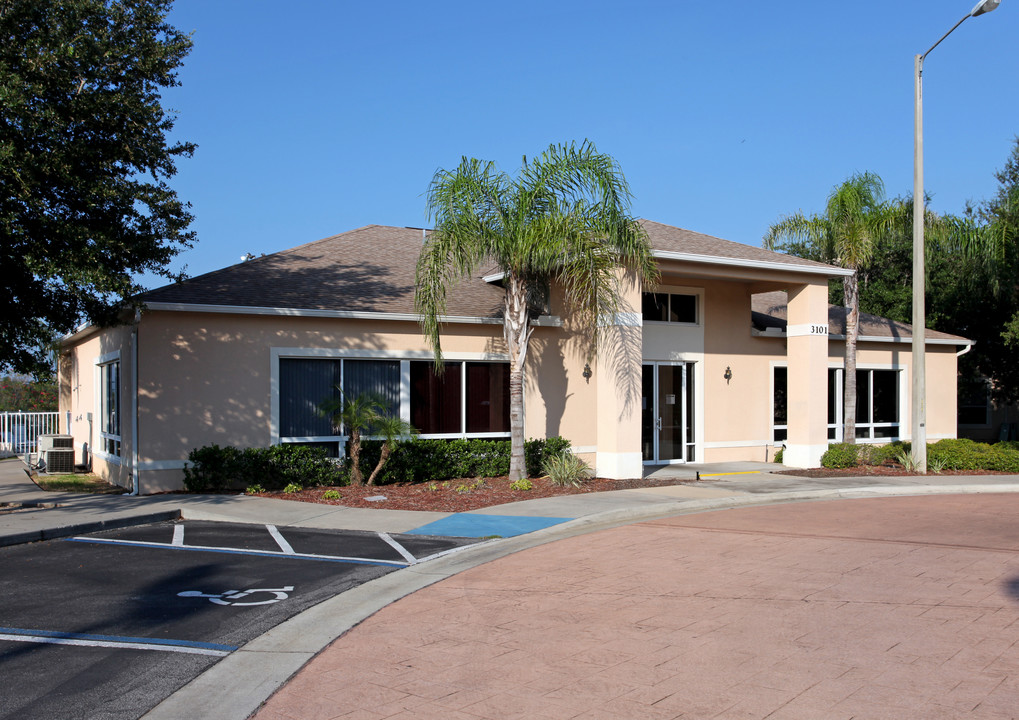 Sun Lake in Kissimmee, FL - Building Photo