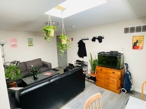 526 Dundas St W in Toronto, ON - Building Photo - Building Photo