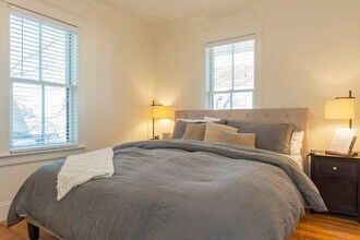 17 Meacham Rd, Unit 2 in Cambridge, MA - Building Photo - Building Photo