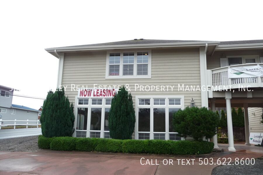 3979 NE West Devils Lake Rd in Lincoln City, OR - Building Photo
