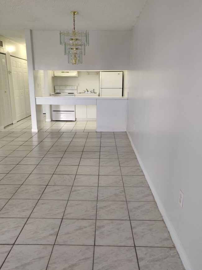 291 NW 177th St in Miami, FL - Building Photo - Building Photo